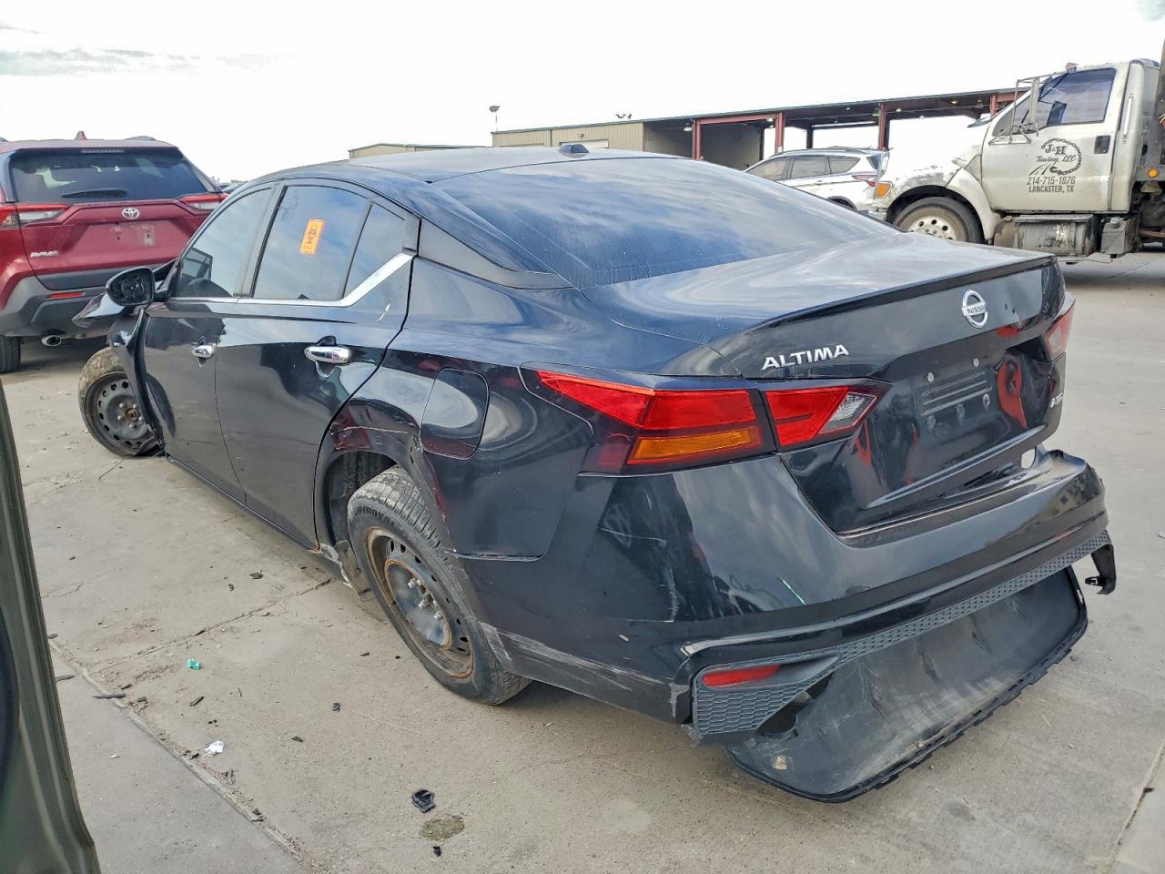 Nissan Altima S Image 8