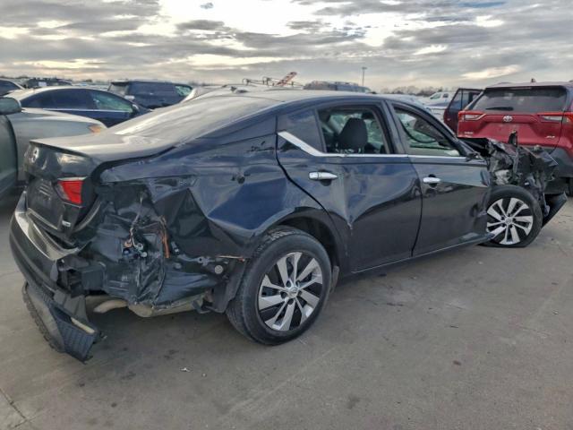 Nissan Altima S Image 5