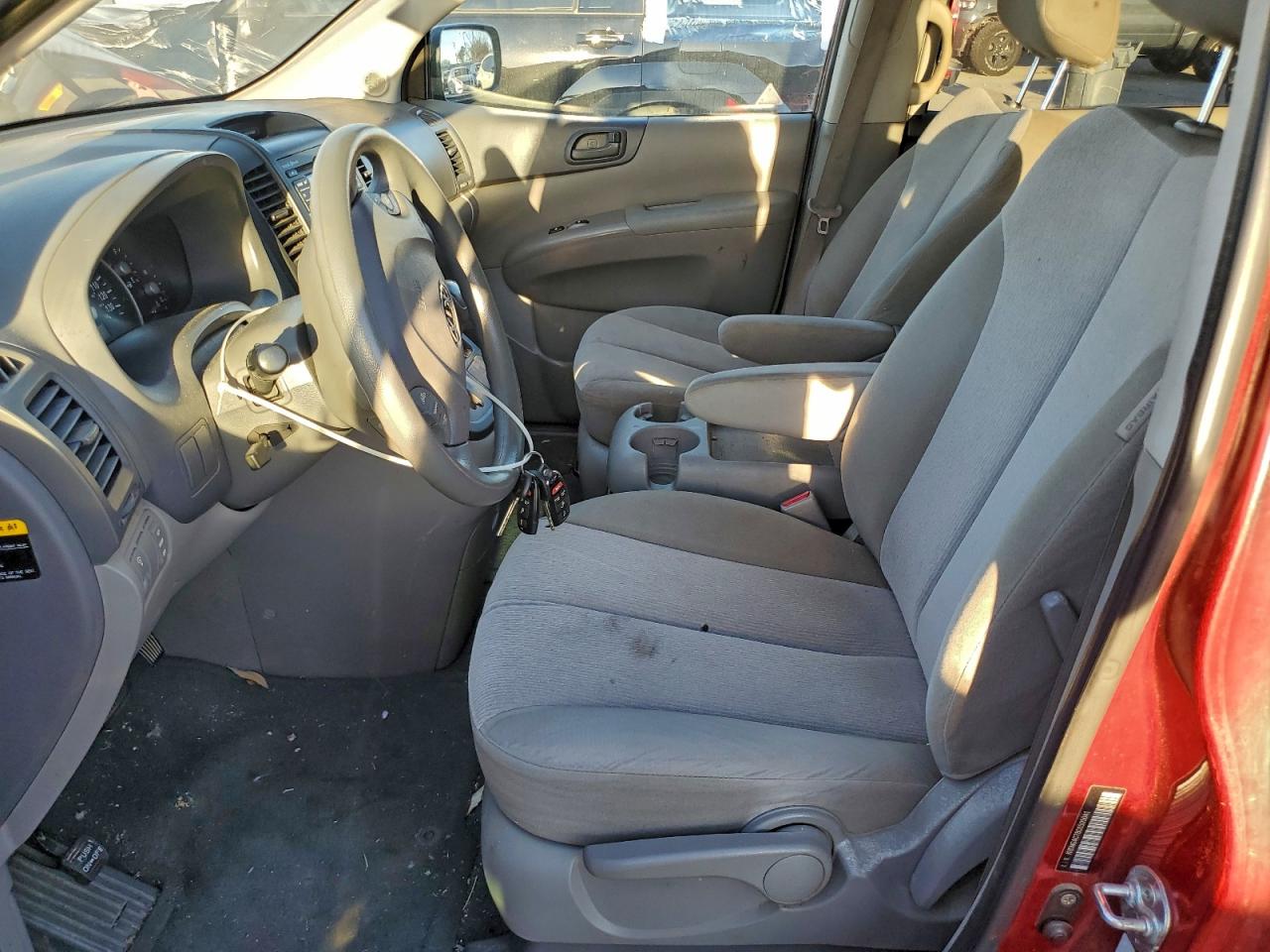 Kia Sedona Lx Image 2