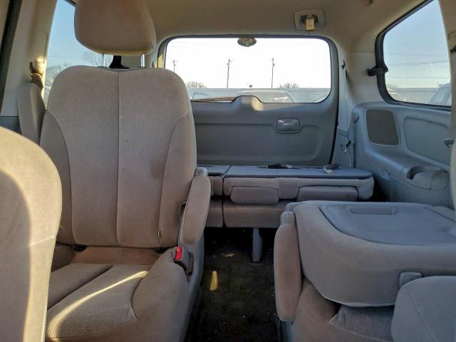 Kia Sedona Lx Image 4