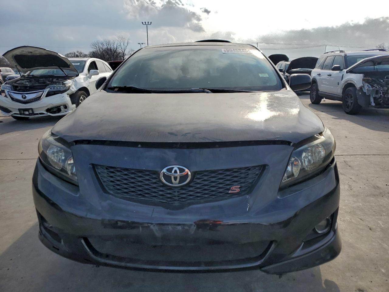 Toyota Corolla Base Image 12