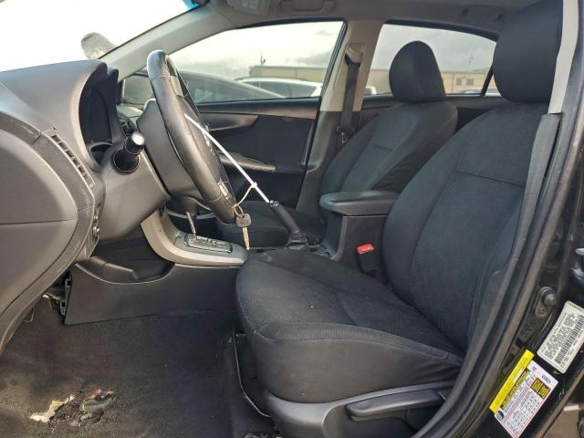 Toyota Corolla Base Image 3