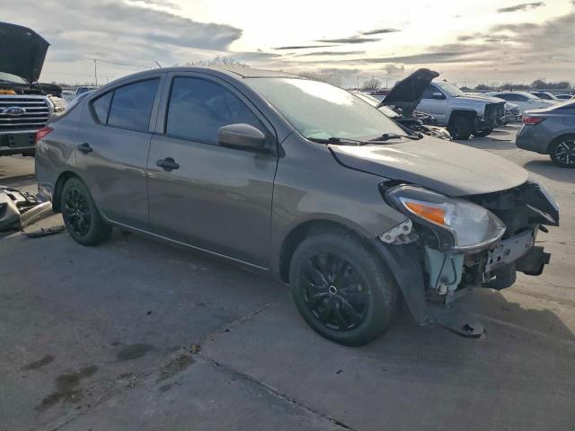 Nissan Versa S Image 12