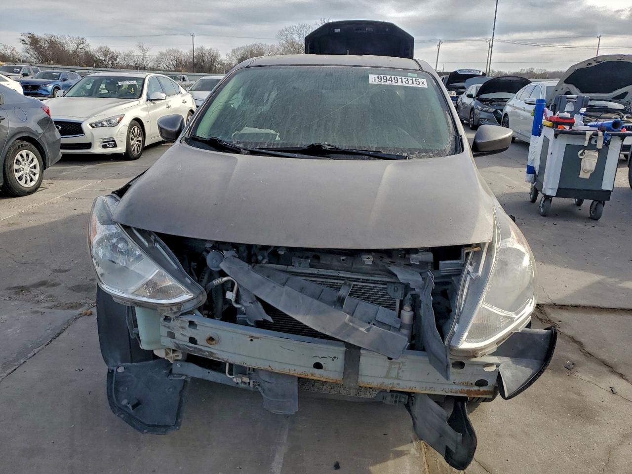 Nissan Versa S Image 5