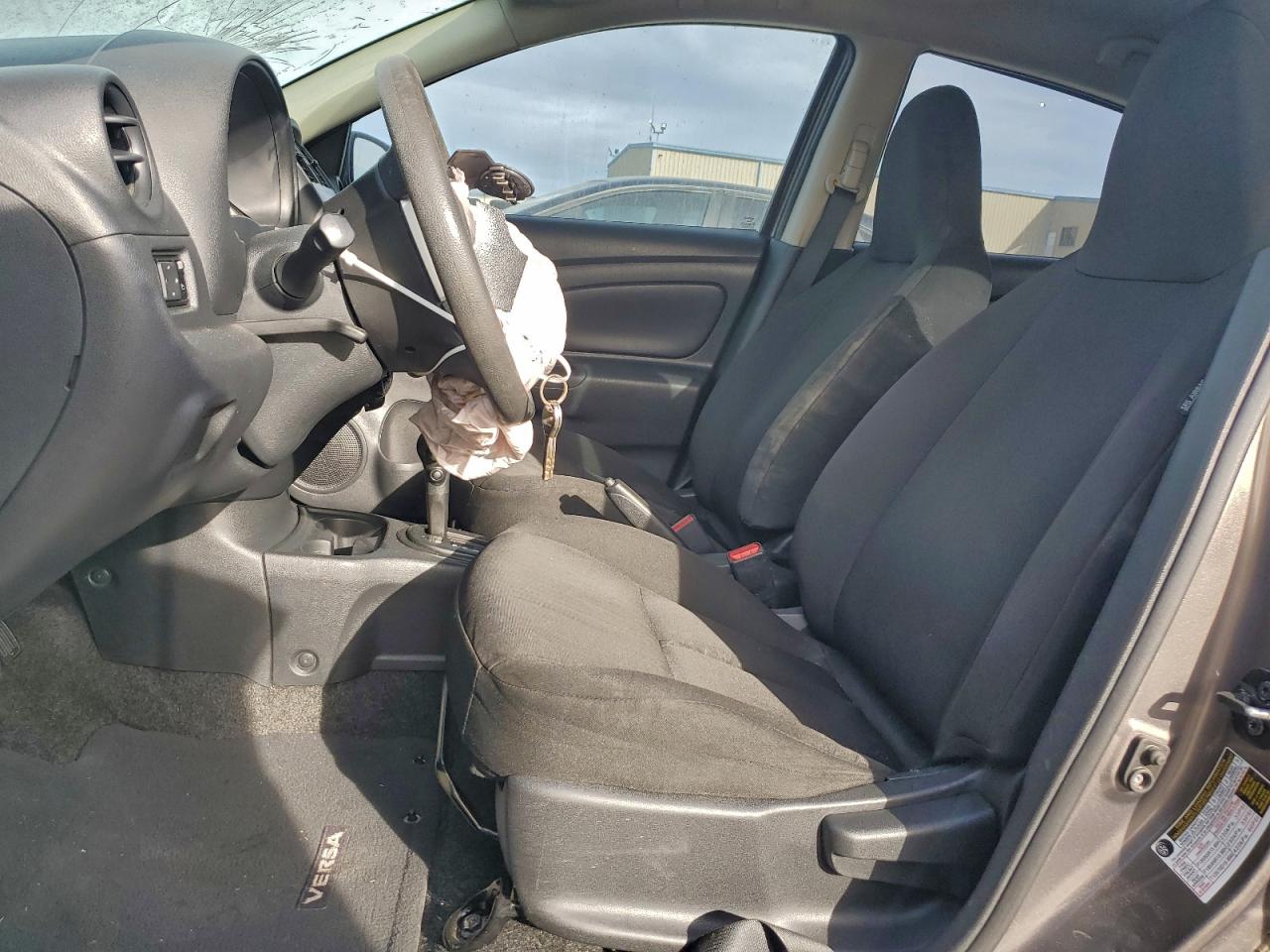 Nissan Versa S Image 6