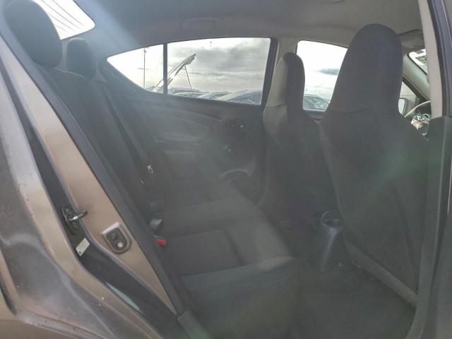 Nissan Versa S Image 8