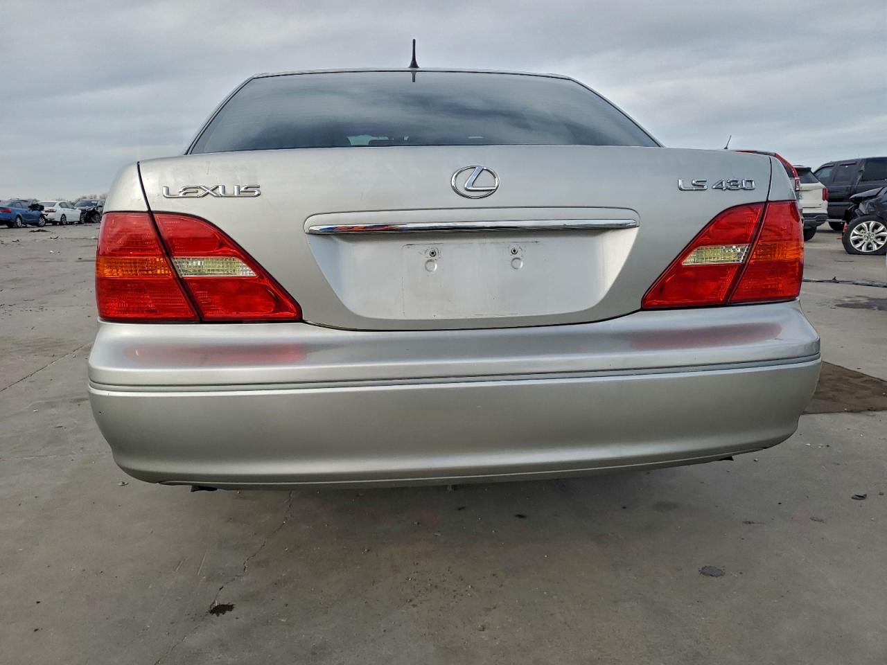 Lexus LS 430 Image 4