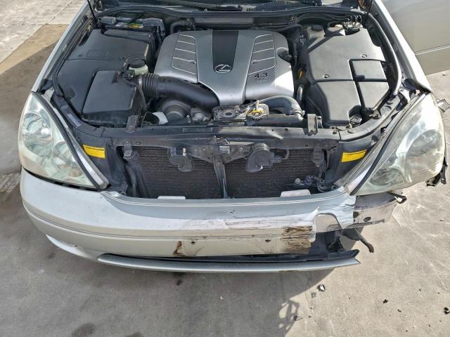 Lexus LS 430 Image 12