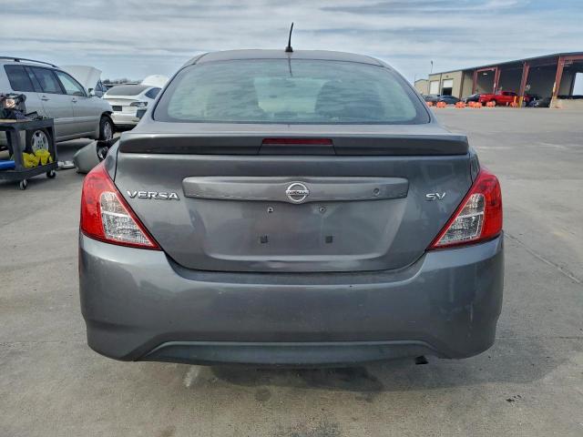 Nissan Versa S Image 10