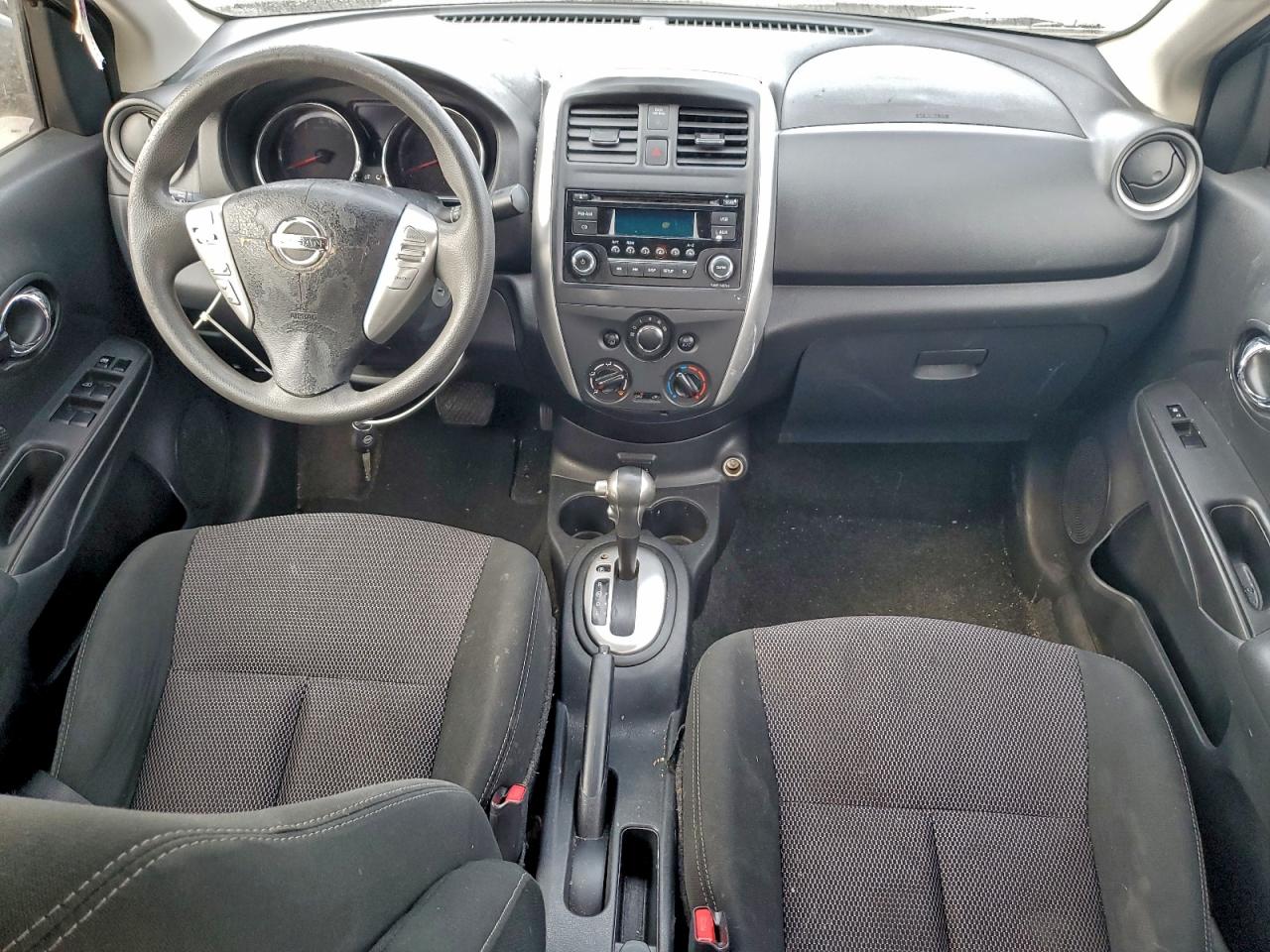 Nissan Versa S Image 6