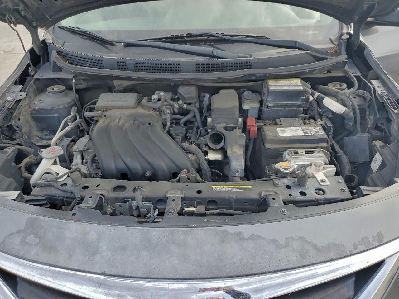 Nissan Versa S Image 9