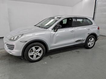  Salvage Porsche Cayenne