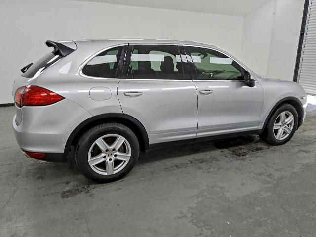 Porsche Cayenne Image 4