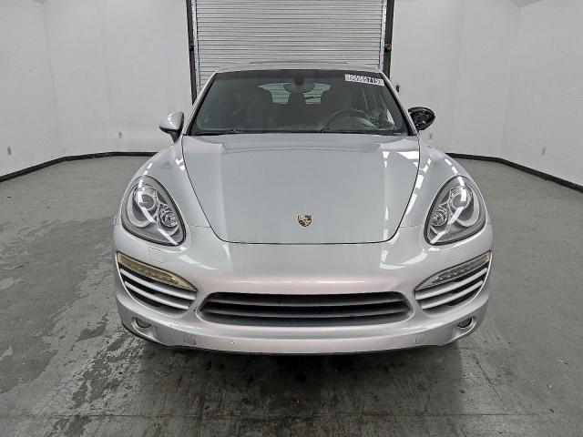 Porsche Cayenne Image 3