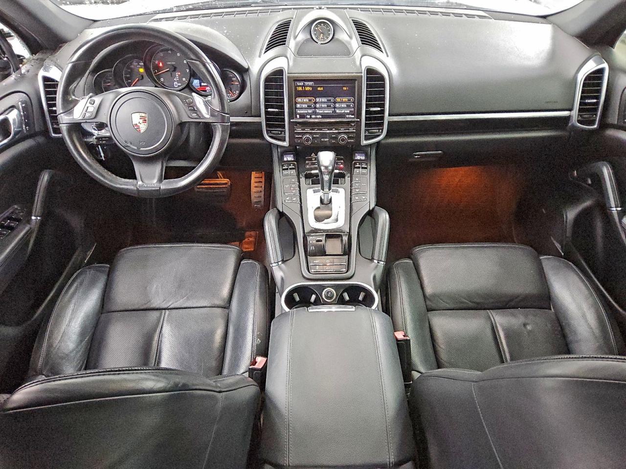 Porsche Cayenne Image 10