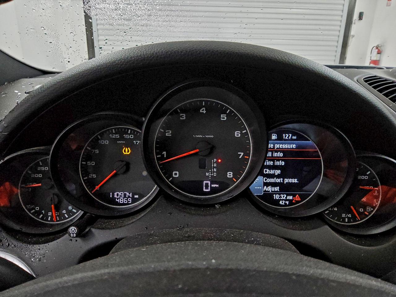 Porsche Cayenne Image 13