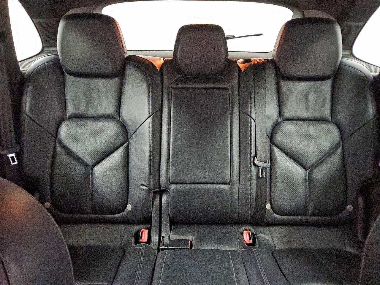 Porsche Cayenne Image 8