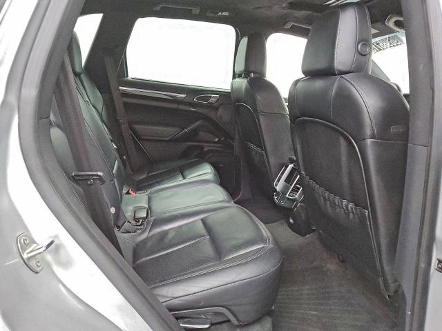 Porsche Cayenne Image 12