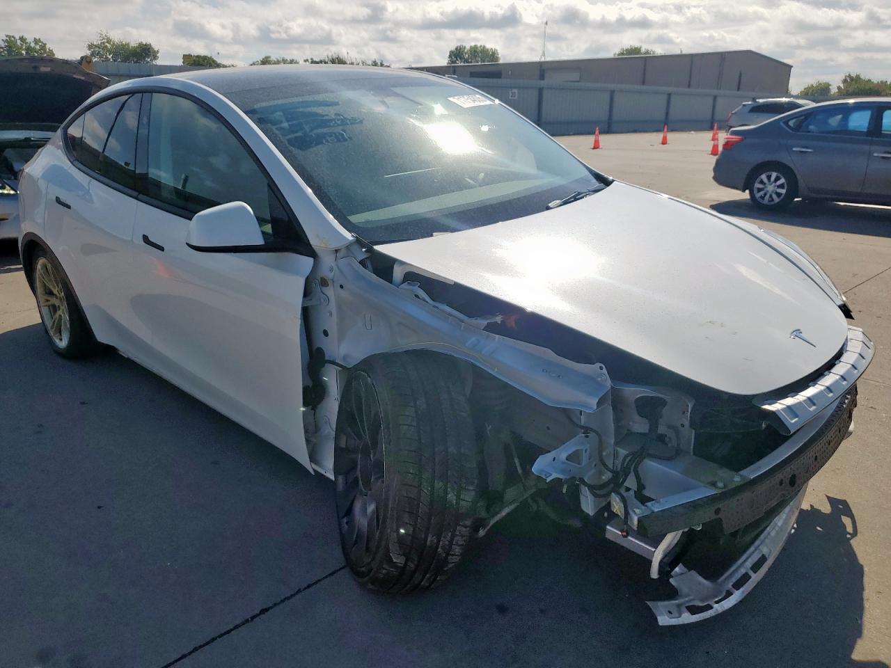 Tesla Model Y Image 11