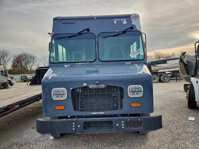 Freightliner Chassis M M Line Walk-in Van Image 4