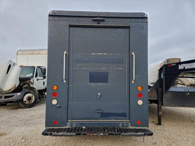 Freightliner Chassis M M Line Walk-in Van Image 3