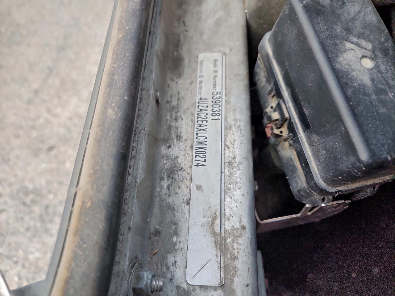 Freightliner Chassis M M Line Walk-in Van Image 11