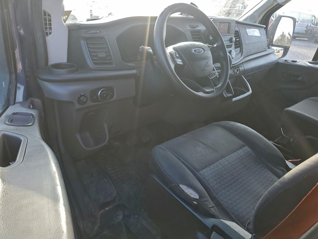 Ford Transit T-250 Image 12