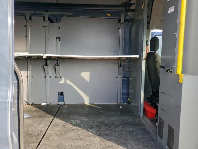 Ford Transit T-250 Image 3