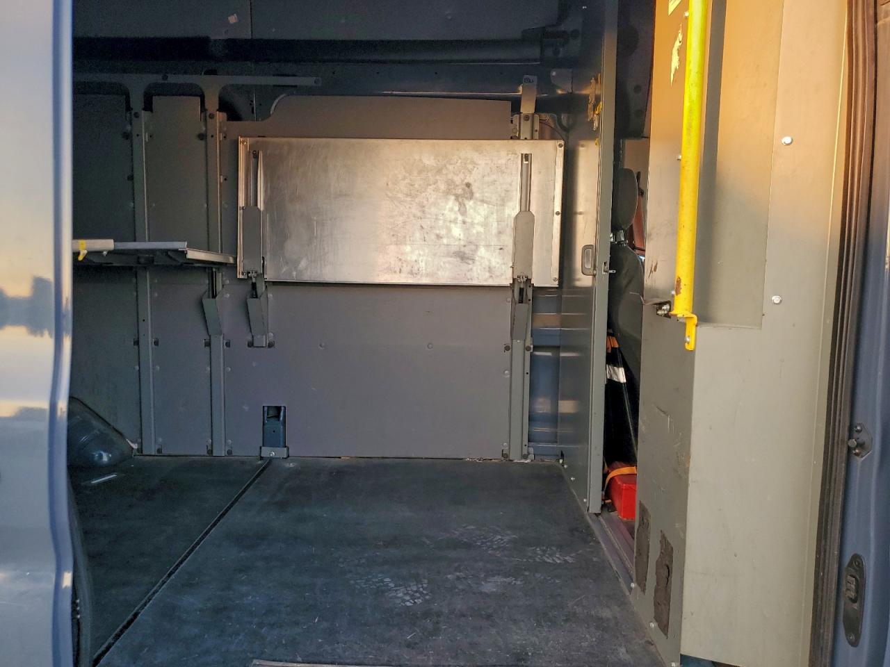 Ford Transit T-250 Image 7