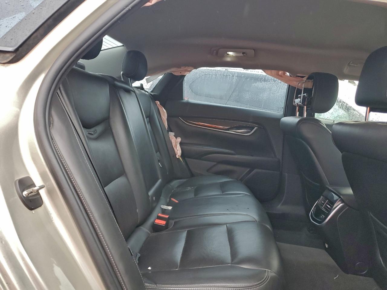 Cadillac XTS Luxury Collection Image 12