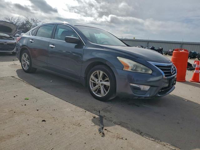 Nissan Altima 2.5 Image 2
