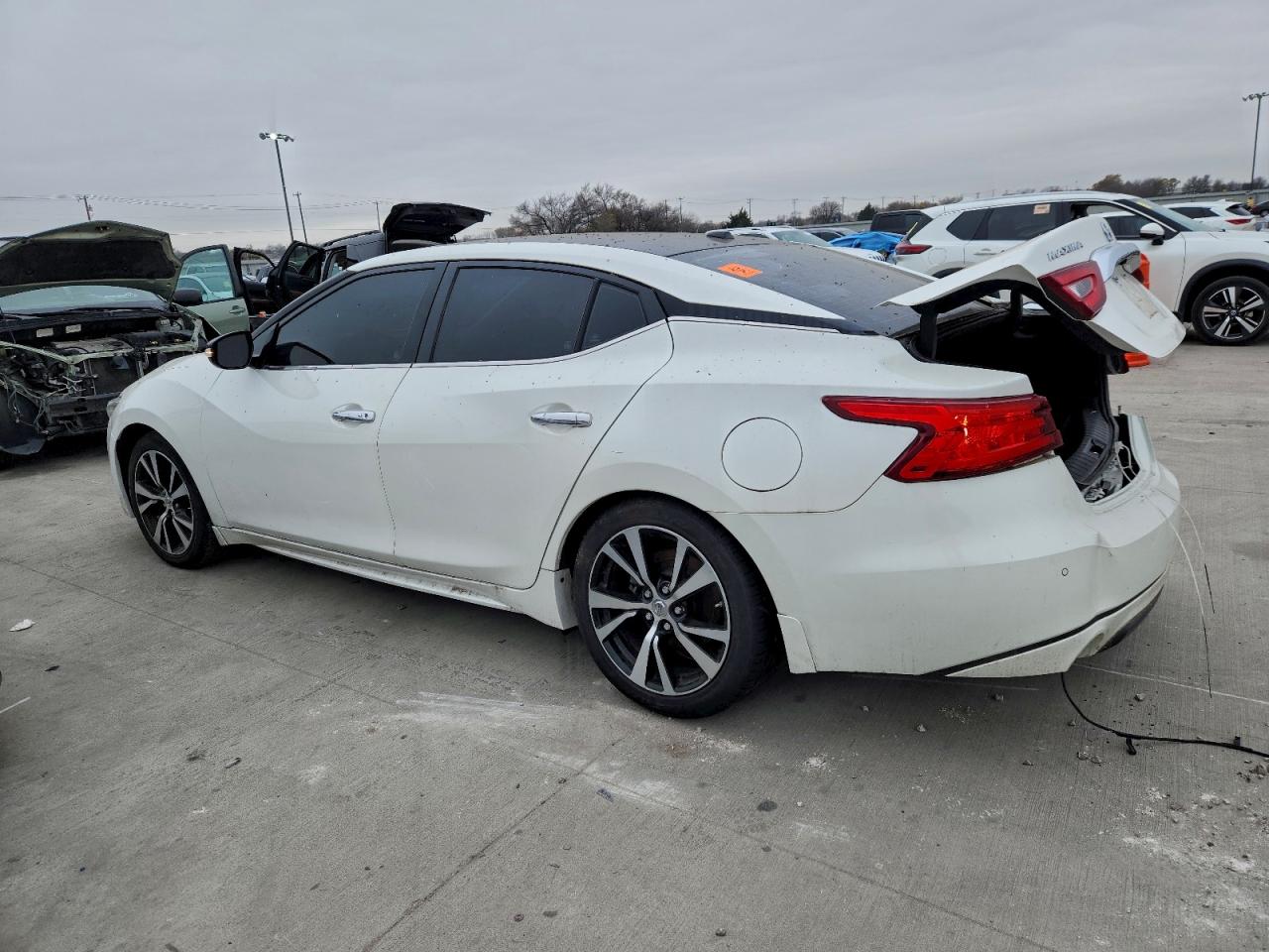 Nissan Maxima 3.5s Image 12