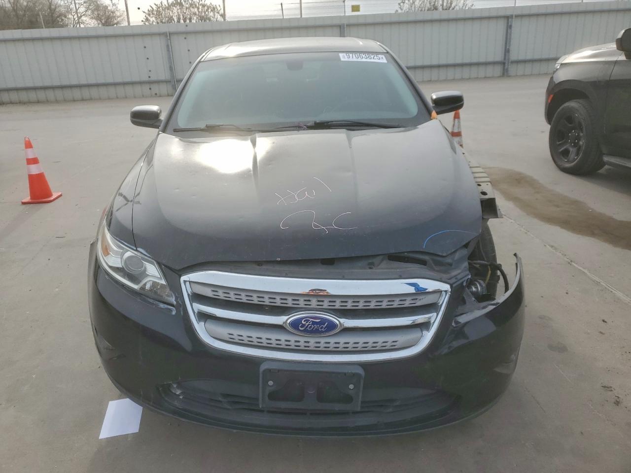 Ford Taurus Sel Image 2