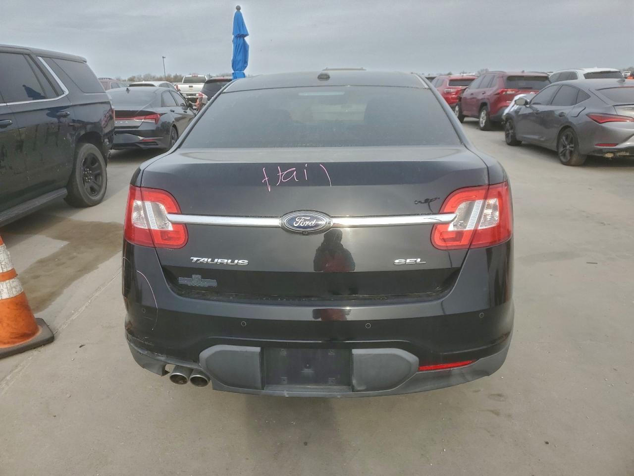 Ford Taurus Sel Image 6