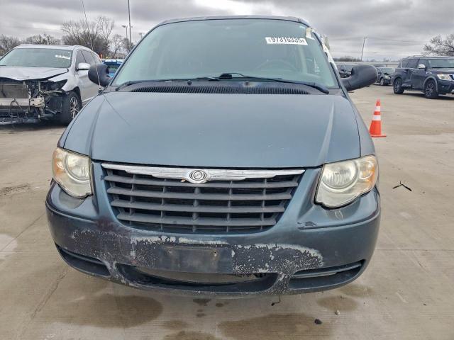 Chrysler Minivan Lx Image 5