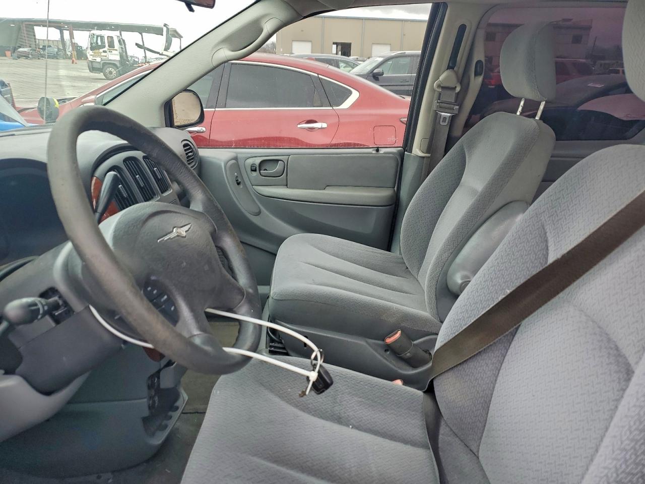 Chrysler Minivan Lx Image 6