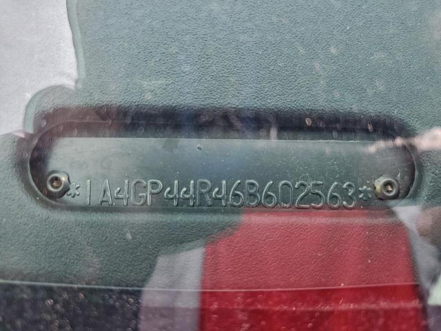 Chrysler Minivan Lx Image 8