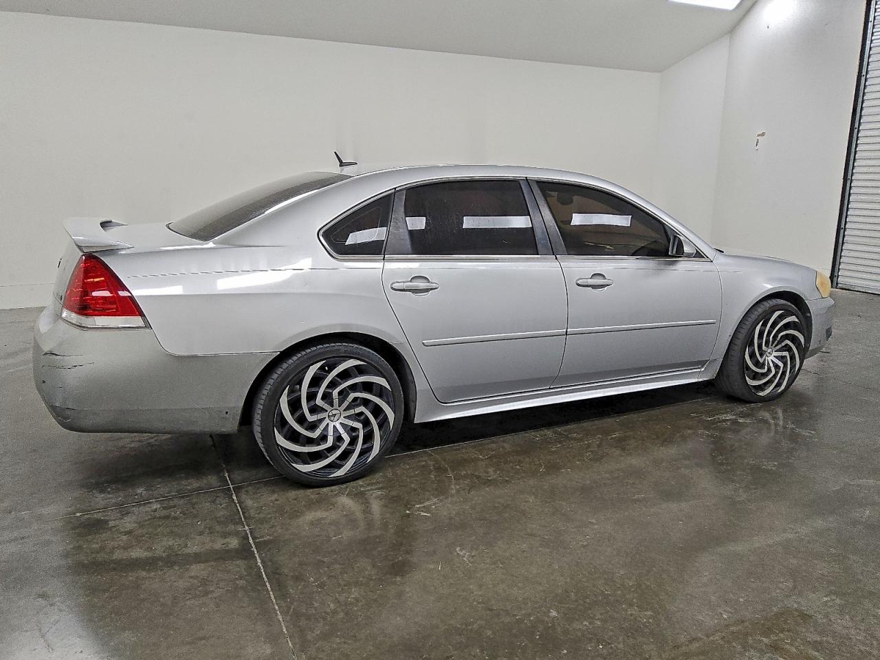 Chevrolet Impala Lt Image 11