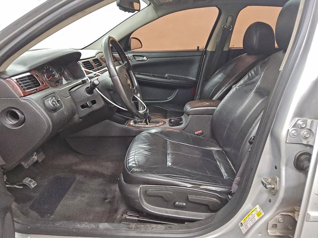 Chevrolet Impala Lt Image 2