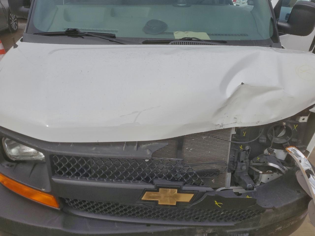 Chevrolet Express Image 12