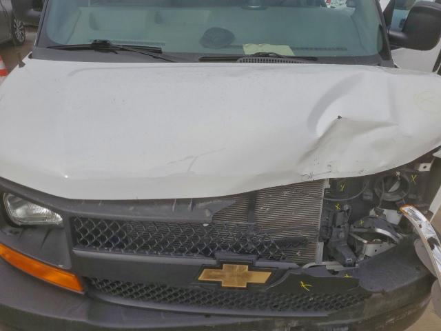 Chevrolet Express Image 12