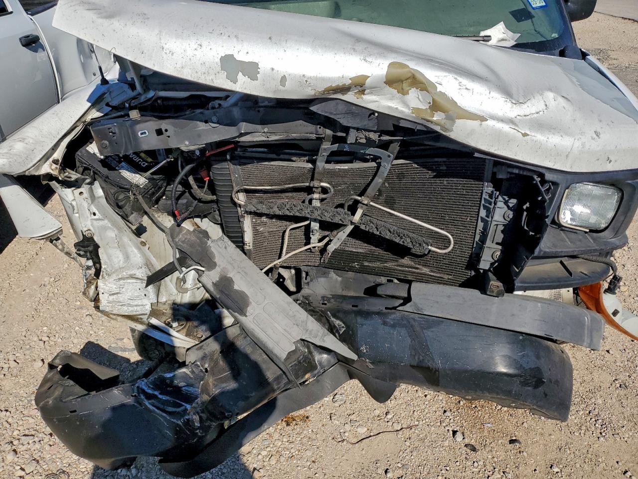 Chevrolet Express Image 8