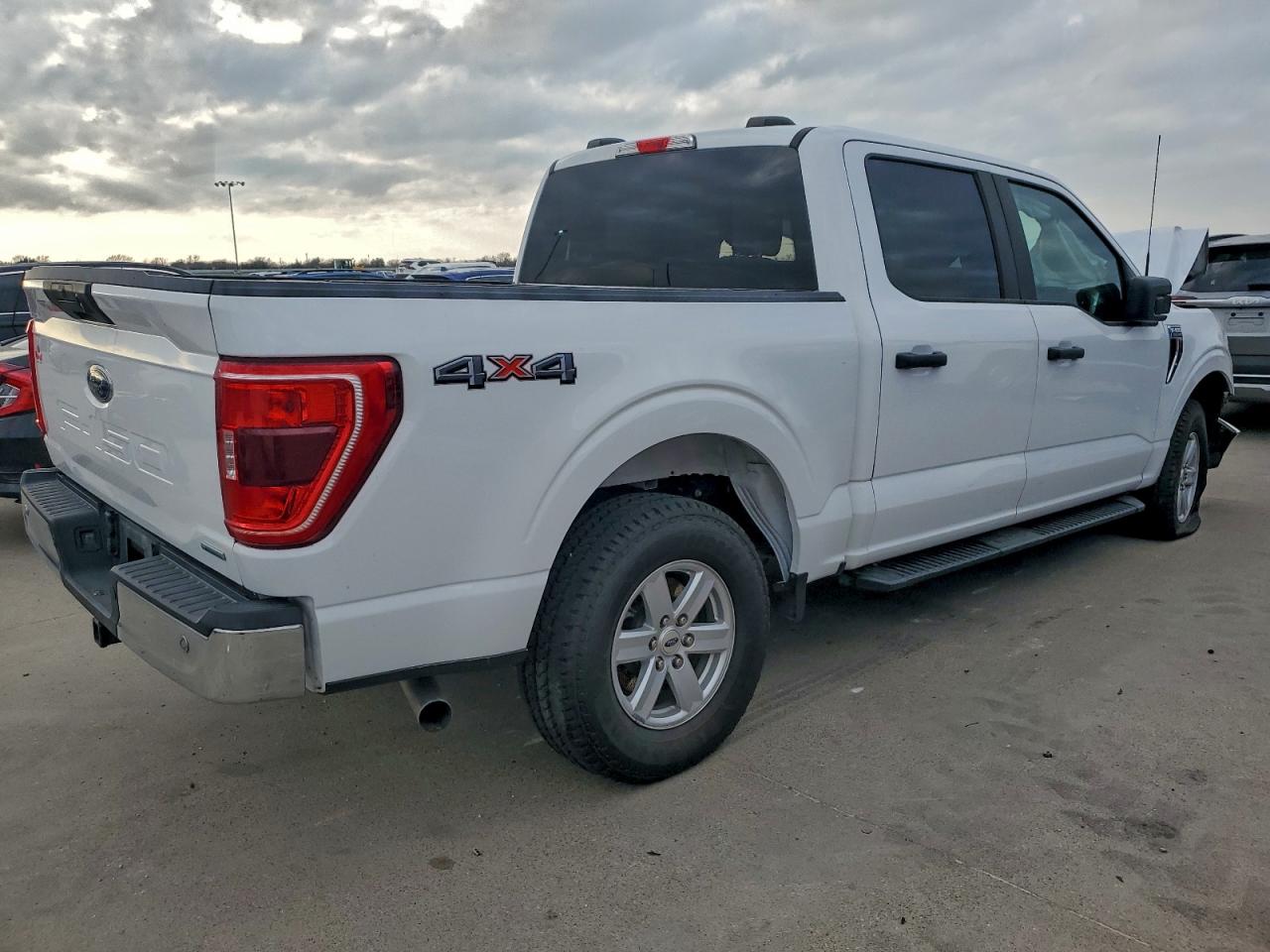 Ford F-150 Supercrew Image 2