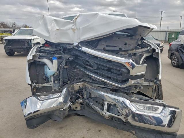 Ford F-150 Supercrew Image 6