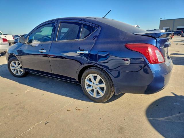 Nissan Versa S Image 3