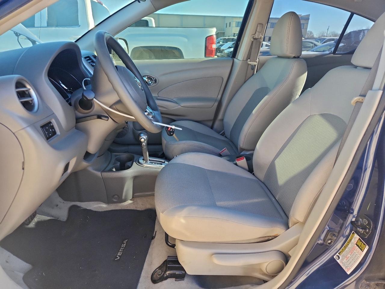 Nissan Versa S Image 8