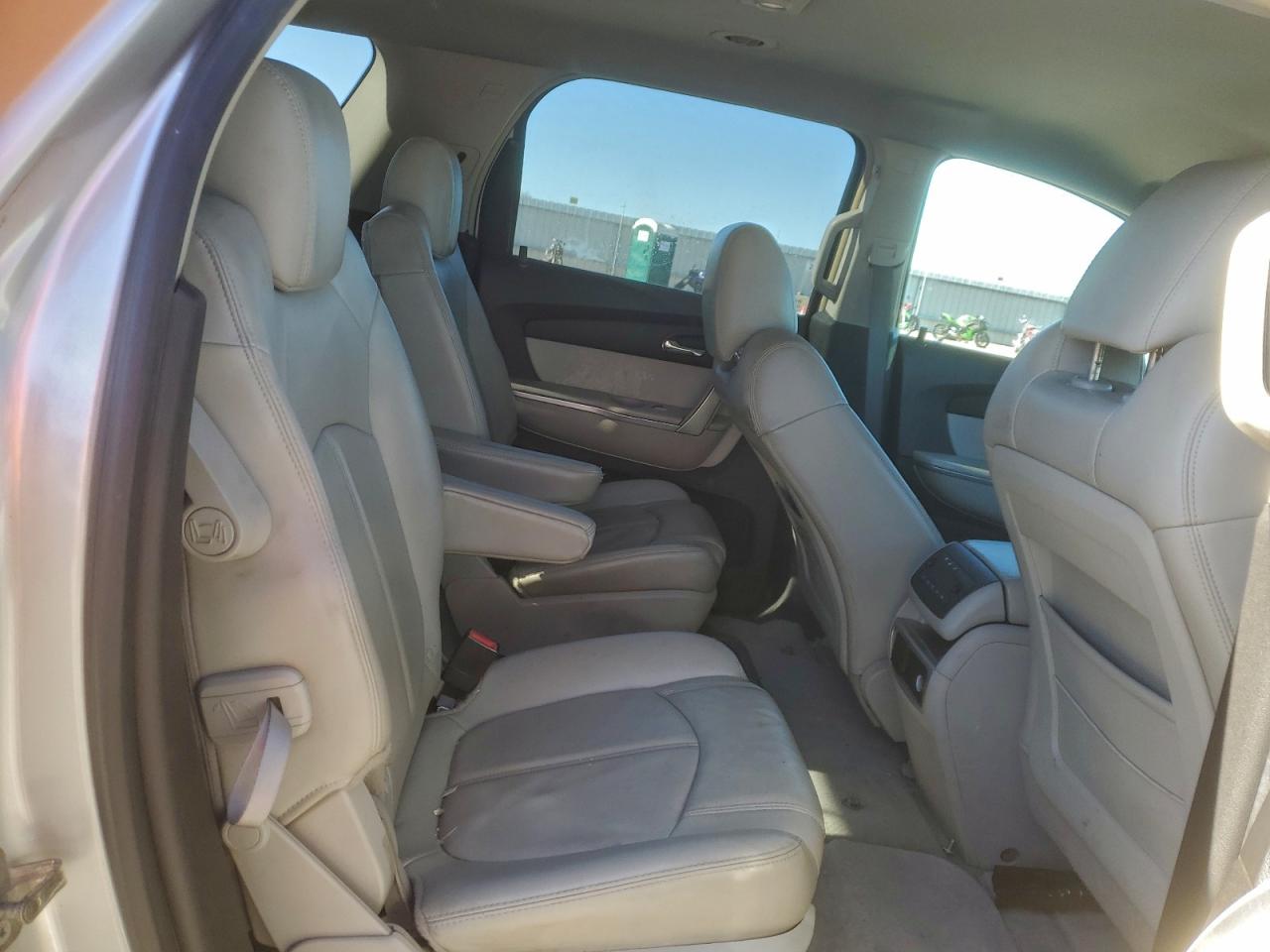 GMC Acadia Slt-2 Image 2