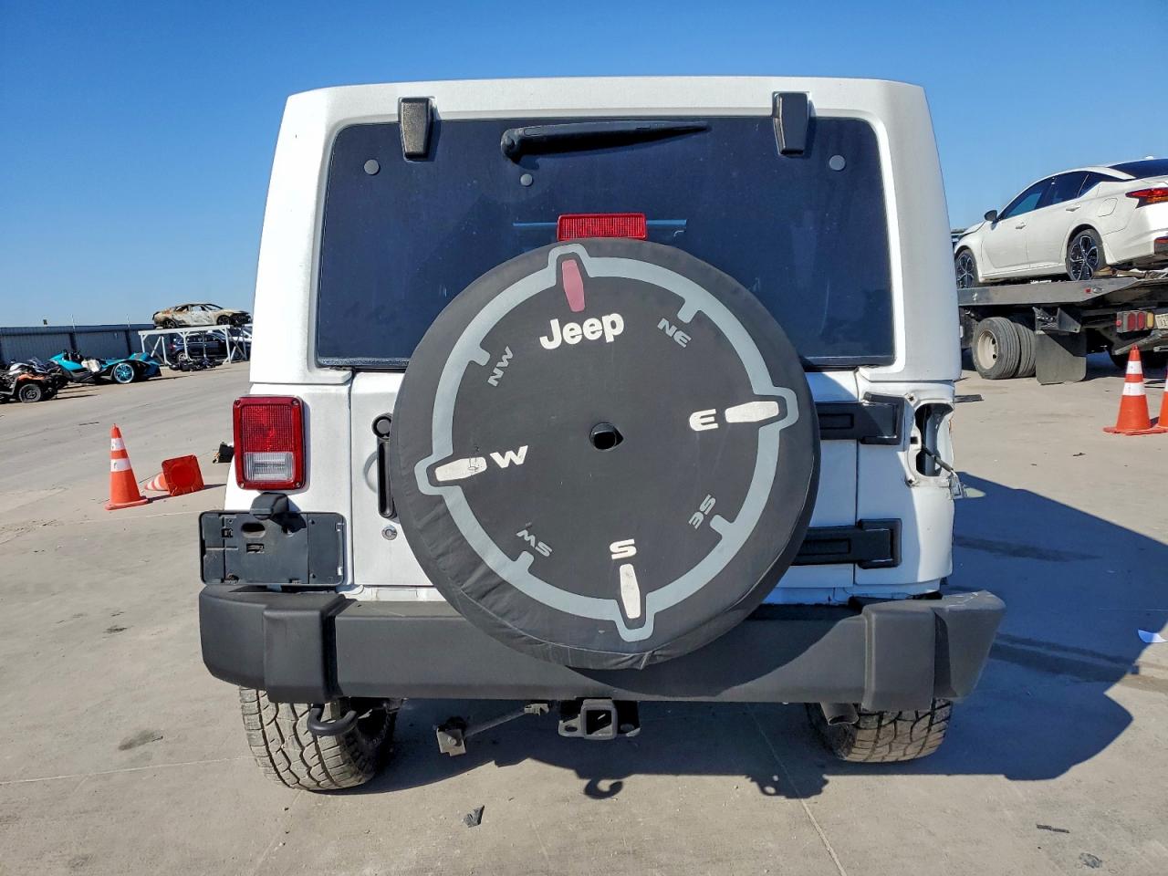 Jeep Wrangler Sahara Image 6