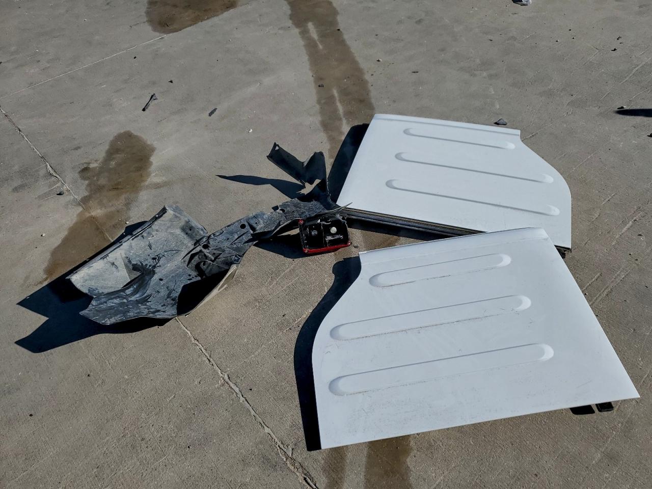 Jeep Wrangler Sahara Image 7