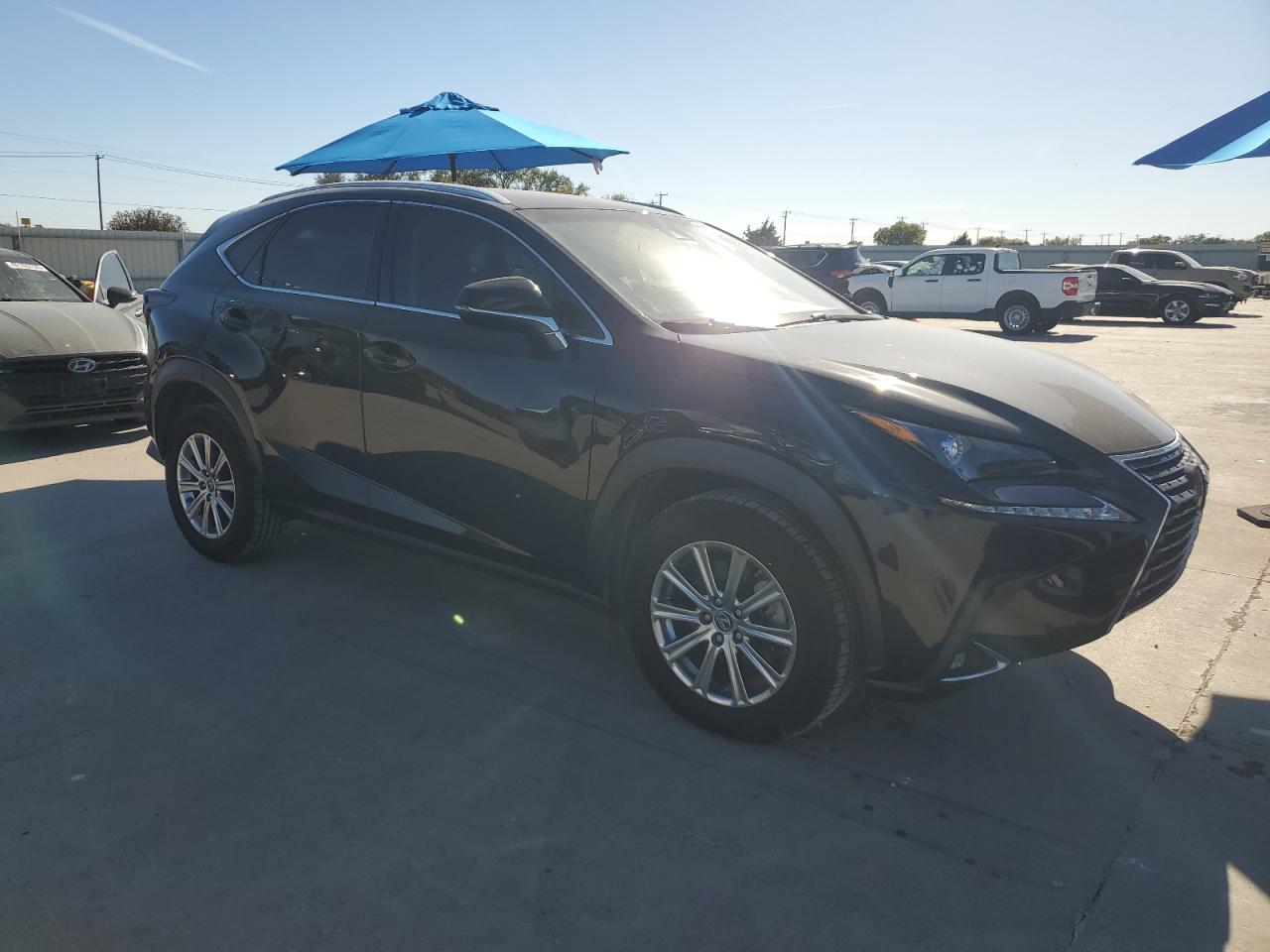 Lexus NX 300 Base Image 5